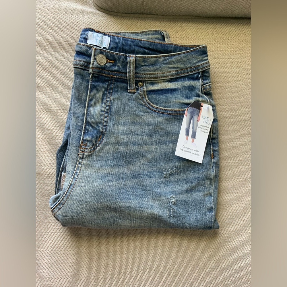 Women’s Time and Tru Blue Regular Relaxed Ankle Cropped Jeans